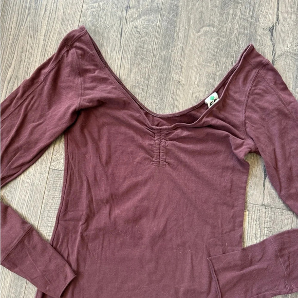 Free People Maroon Scoop Neck Cuffed Long Sleeve - Picture 3 of 5